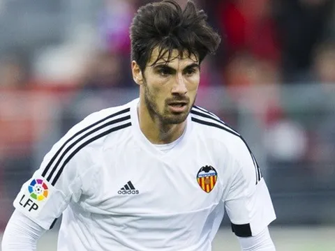 Vì sao Barca 'cướp' Gomes từ Real chỉ trong 30 phút?