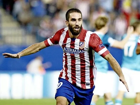 Arda Turan từng rất máu lửa trong màu áo Atletico