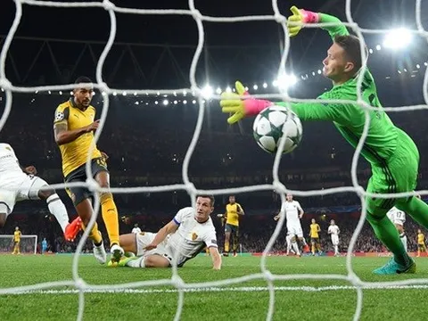 Arsenal 2 - 0 Basel (vòng bảng Champions League)