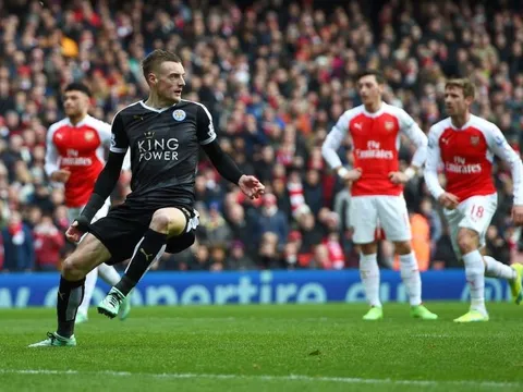Arsenal hỏi mua Jamie Vardy: Bài học từ Luis Suarez