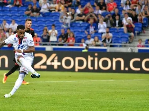 Arsenal lại bị "làm giá" vụ Lacazette