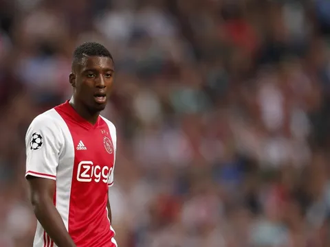 Arsenal mừng rơn khi nghe tin thần đồng Hà Lan muốn rời Ajax