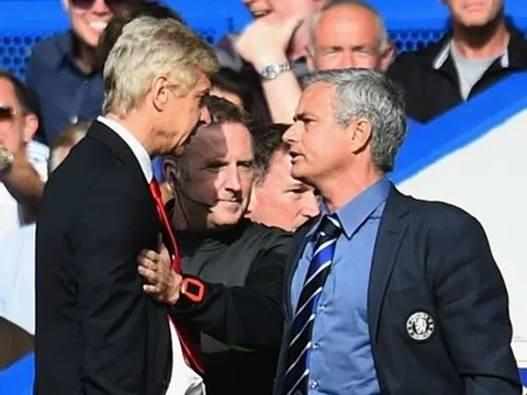 Arsene Wenger và những lần ‘bùng cháy’ bên ngoài đường pitch