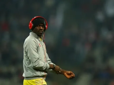 Đến một đội bóng tầm thường cũng không 'chứa' Balotelli