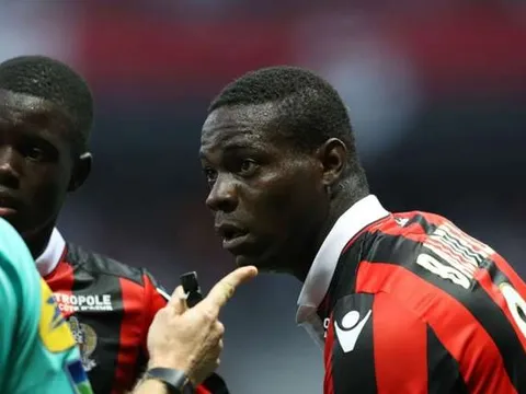 Balotelli có thể được xóa thẻ đỏ