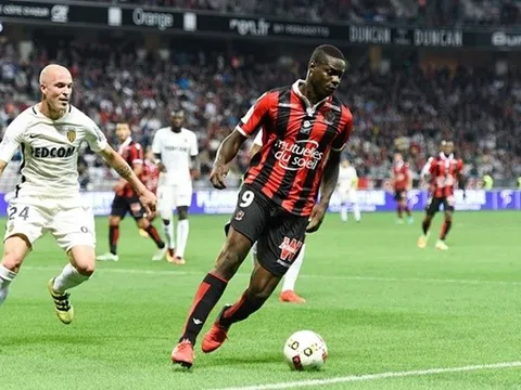 Balotelli đoạt 5 QBV nếu có... cái đầu của Ibra