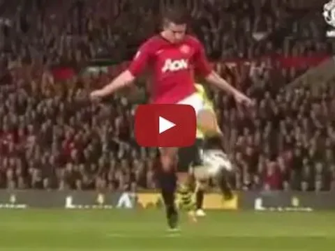 Bàn thắng đẹp nhất của Robin van Persie cho M.U