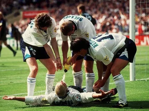 Bàn thắng đẹp nhất EURO 96 của Paul Gascoigne