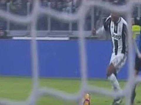 Bàn thắng solo tuyệt đẹp của Alex Sandro (Juventus) vs Atalanta