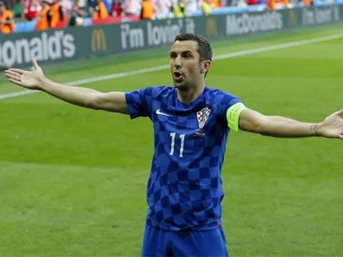 Barca nhắm sao Croatia thay thế Aleix Vidal