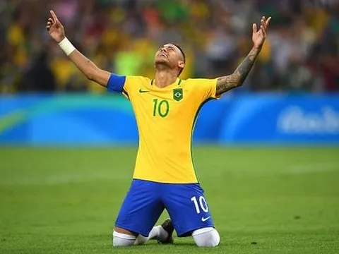 Bây giờ, Neymar đã trở thành bất tử
