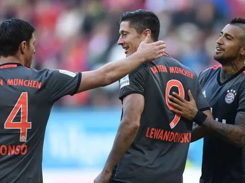 Bayern nhận cú hích từ Lewandowski