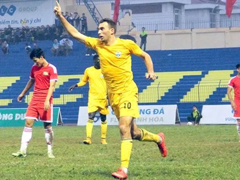 B.Bình Dương chiêu mộ ‘hàng thải’ của FLC Thanh Hóa