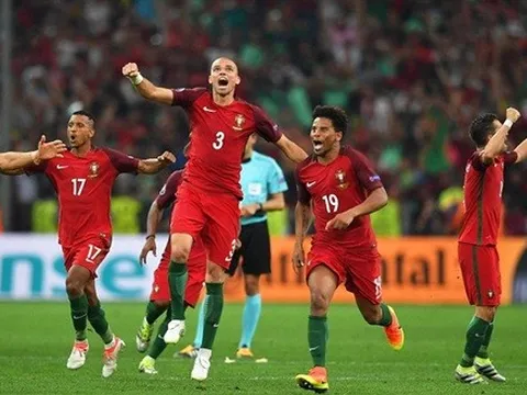 Bồ Đào Nha vỡ òa sung sướng khi giành vé vào bán kết EURO 2016