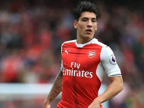 Bellerin không hứng thú với Barcelona