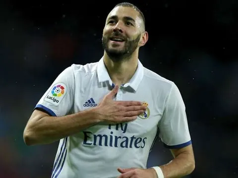 Benzema đá chính nhờ quyền lực của Perez?