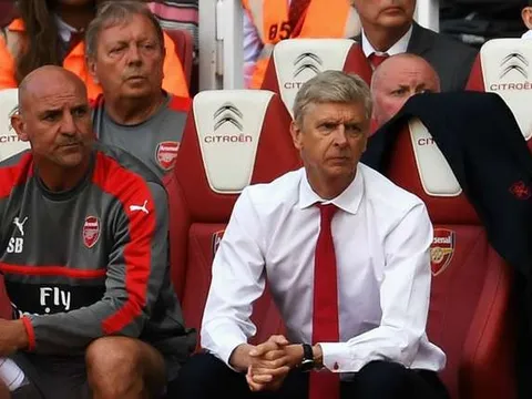 Bị fan Arsenal chửi rủa, Arsene Wenger vẫn dửng dưng