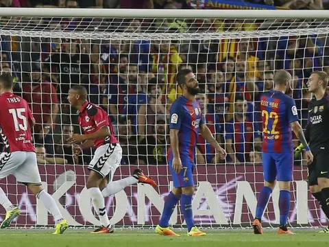Hạ Barca, Alaves có bí quyết gì?