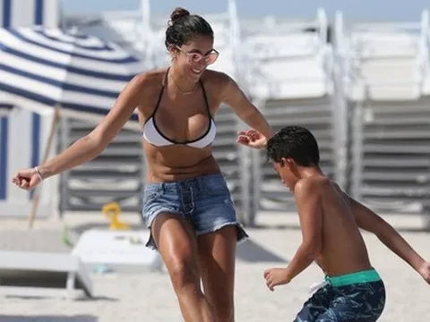 Biển Miami “dậy sóng” vì vợ Rodriguez