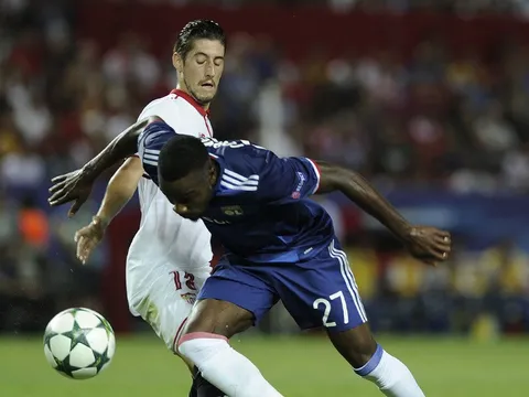 Bỏ lỡ penalty, Sevilla vẫn đánh bại Lyon trên sân nhà