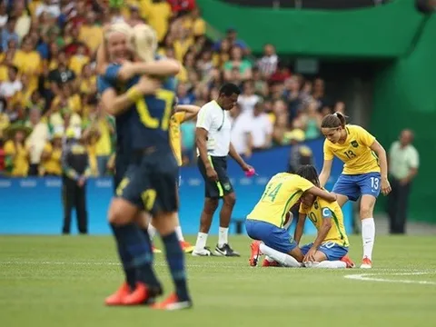 Brazil vỡ mộng giành HCV bóng đá nữ
