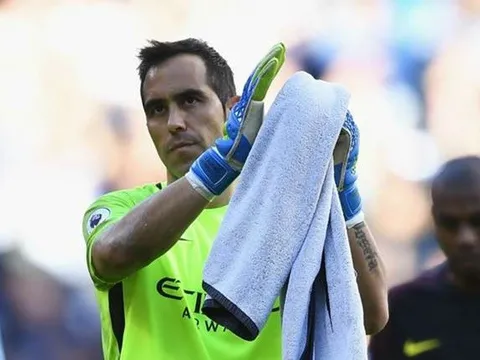 Bravo ra đi nhưng vẫn quan tâm Ter Stegen