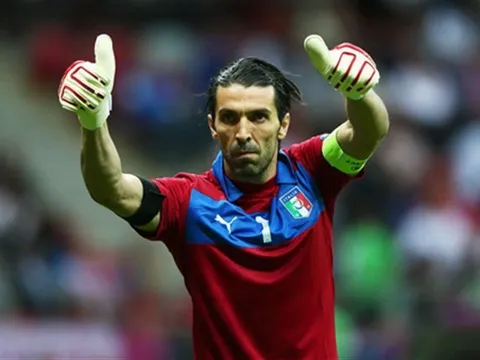 Buffon chính thức cân bằng kỷ lục của Casillas