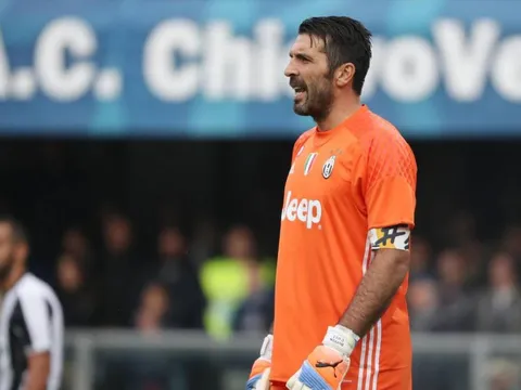 Buffon đi vào lịch sử Serie A