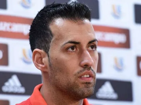 Busquets: "Barcelona không phải cỗ máy"
