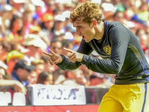 Cản phá 2 quả penalty, Valencia vẫn bị Atletico đánh bại