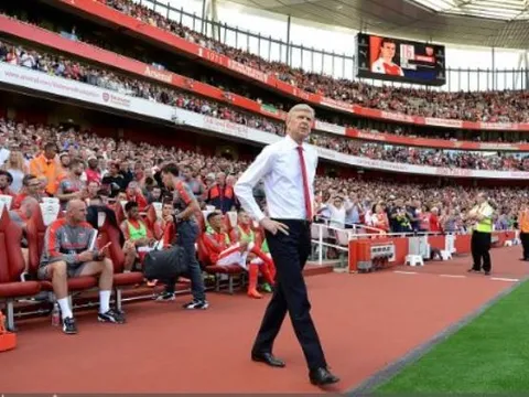 Thua Liverpool, HLV Wenger quyết mua 2 cầu thủ