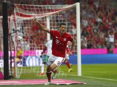 Lewandowski lập hat-trick, Bayern hủy diệt Bremen