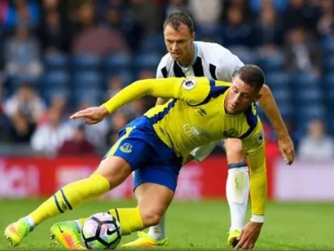 Muốn có Jonny Evans, Arsenal phải chi ra 25 triệu bảng