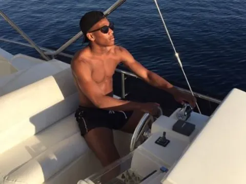 Anthony Martial lần đầu lên tiếng sau khi bị Ibra 'cướp' áo số 9