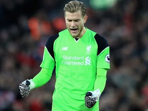 'Carragher còn bị chửi, thì Karius có gì phải lo'