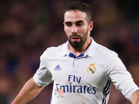 Carvajal tự thấy xấu hổ sau hành động với CĐV Barca