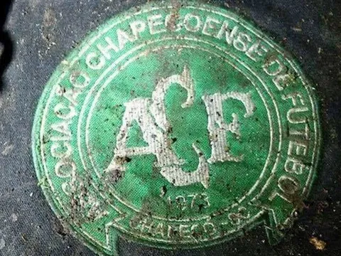 Cầu thủ Man City tưởng niệm CLB Chapecoense