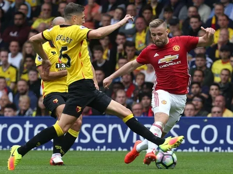 Cầu thủ MU sốc vì cách Mourinho đối xử với Luke Shaw