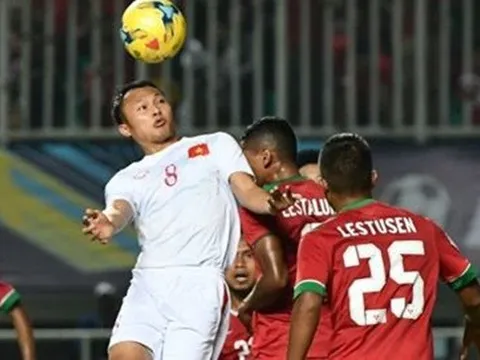 'Cầu thủ Việt Nam đáng nhận thẻ đỏ'