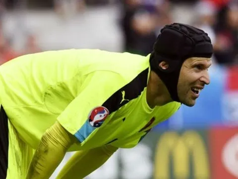 Peter Cech lập kỷ lục buồn tại EURO