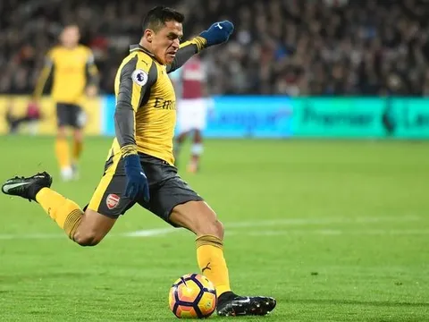 Chê bai Sanchez, chuyên gia Anh hứng "gạch đá"