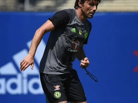Chelsea đụng Liverpool: Bài học đầu tiên cho Conte