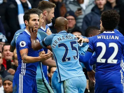 Chelsea, Man City nguy cơ "lãnh đủ" từ FA