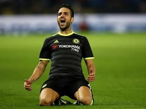 Chelsea muốn đẩy Fabregas sang Milan để lấy hậu vệ
