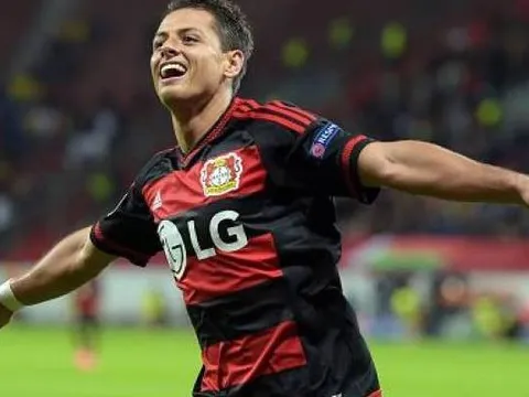 Chicharito  lại lập hattrick siêu đỉnh tại Bundesliga