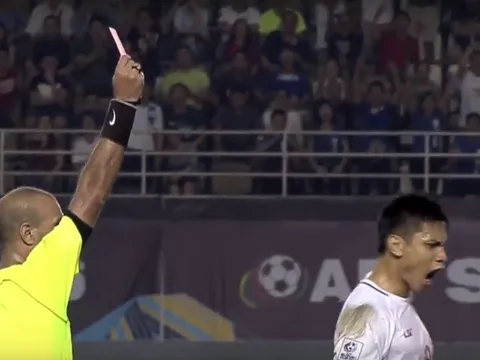 Chiếc thẻ đỏ đầu tiên ở AFF Cup 2016