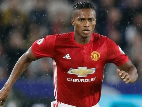 Chiến Arsenal, Man Utd nhận tin cực vui