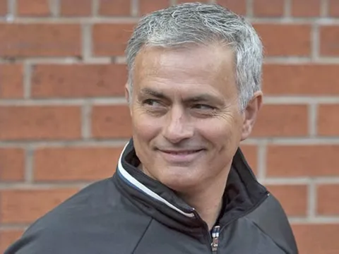 Chiêu mộ Mourinho, M.U đã sớm sai lầm