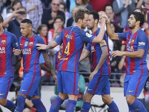 Chơi chưa tốt, Paco Alcacer vẫn được đồng đội bảo vệ