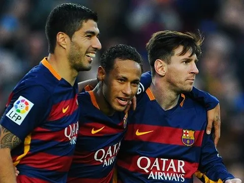 Chơi như tiền vệ, Messi vẫn tỏa sáng!   